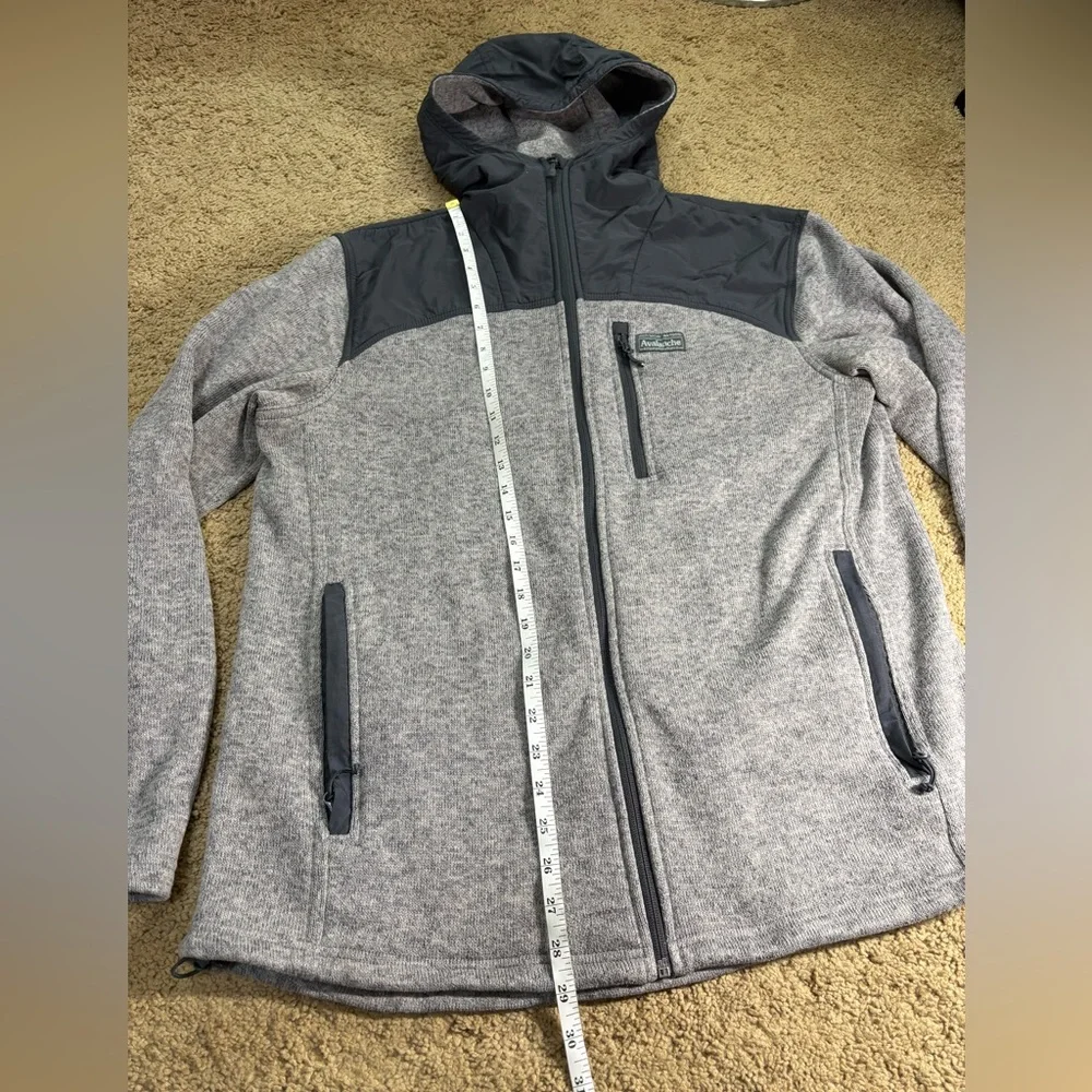 Avalanche Men’s Large Black and‎ Gray Jacket